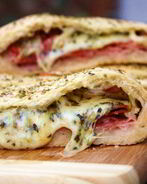 Пицца Стромболи с салями