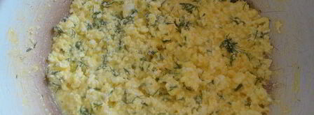 рулетики с творогом и вишней. Шаг 3