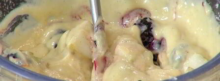 хитрая грушевая шарлотка с ежевикой. Шаг 8