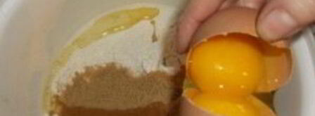 шарлотка на йогурте с яблоками. Шаг 4