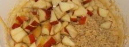 шарлотка на йогурте с яблоками. Шаг 6