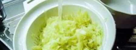 шарлотка с капустой в духовке. Шаг 2