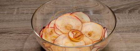 шарлотка с розами из яблок. Шаг 6