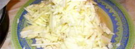 шарлотка с тертыми яблоками. Шаг 2