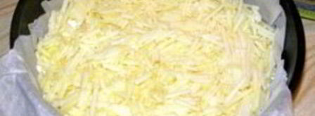 шарлотка с тертыми яблоками. Шаг 4