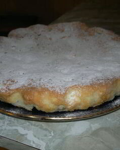 Шарлотка с виноградом