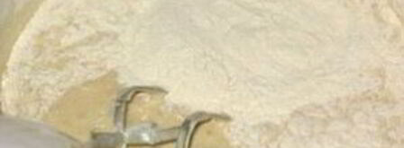 шарлотка с вишней и яблоками. Шаг 3