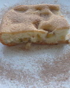 Шарлотка с яблоками и бананами