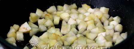 шарлотка с яблоками в мультиварке. Шаг 4