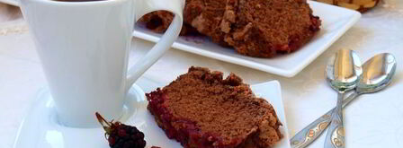 шоколадная шарлотка с ягодами. Шаг 6