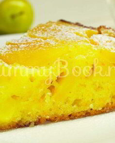 Яблочная шарлотка