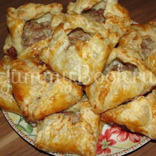 Рецепт слоеные конвертики с мясом