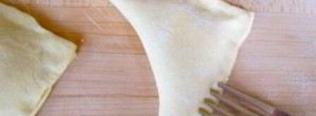 слойки из бездрожжевого теста с сыром. Шаг 5