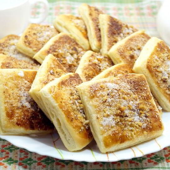 Рецепт слойки из слоеного теста ореховые