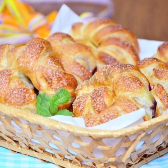 Рецепт слойки с черникой