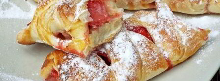 слойки с клубникой и бананом. Шаг 14