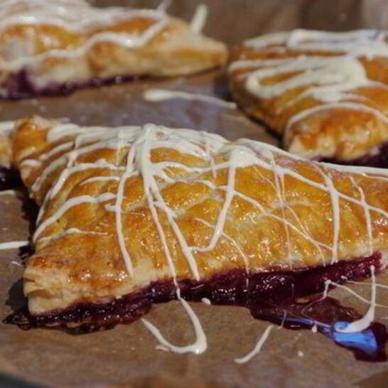 Рецепт слойки с вишней и белым шоколадом