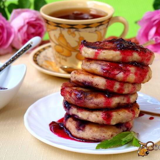 Рецепт сырники с черной смородиной