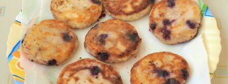 сырники с черной смородиной. Шаг 5