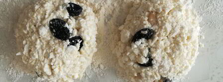 сырники с изюмом и кедровыми орехами. Шаг 4