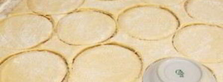 быстрое тесто на кефире для пирожков. Шаг 8