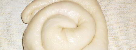 сдобное дрожжевое тесто и булочки. Шаг 4