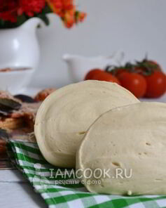 Тонкое тесто для пиццы без дрожжей