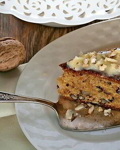 Морковный торт с грецкими орехами