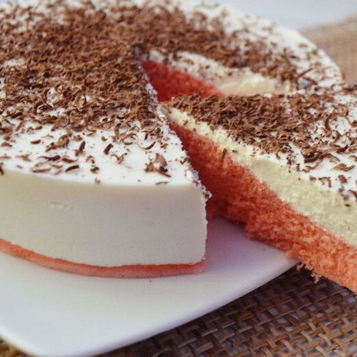 Розовый торт