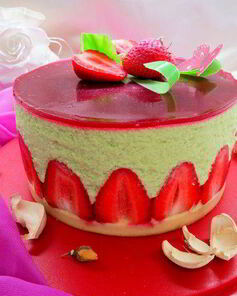 Торт Фрезье с фисташковым муссом