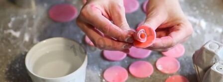 торт с цветами из мастики бисквит. Шаг 13