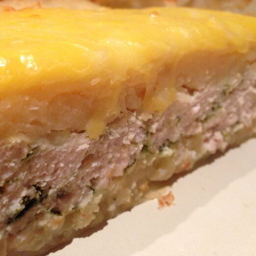 Картофельная запеканка с начинкой из куриного филе и шпината