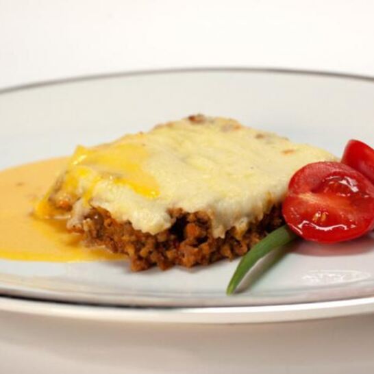 Рецепт мясная запеканка с яичным соусом