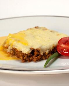 Мясная запеканка с яичным соусом