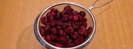 творожно-рисовые запеканки с вишней. Шаг 3