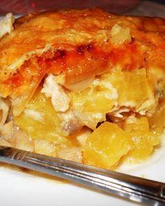 Запеканка с курицей, кабачками и грибами