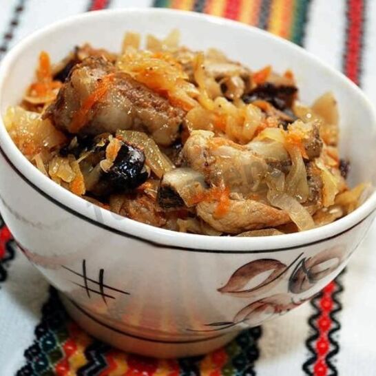 Рецепт бигус с черносливом и квашеной капустой