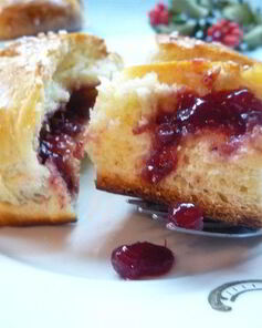 Булочки с брусничным джемом Данубио