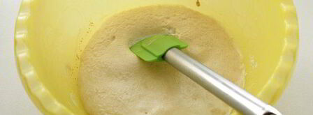 гугельхопф с джемом, миндалем и клюквой. Шаг 2