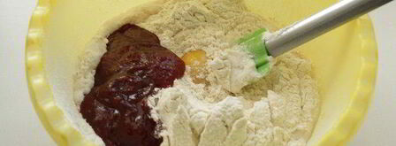 гугельхопф с джемом, миндалем и клюквой. Шаг 3