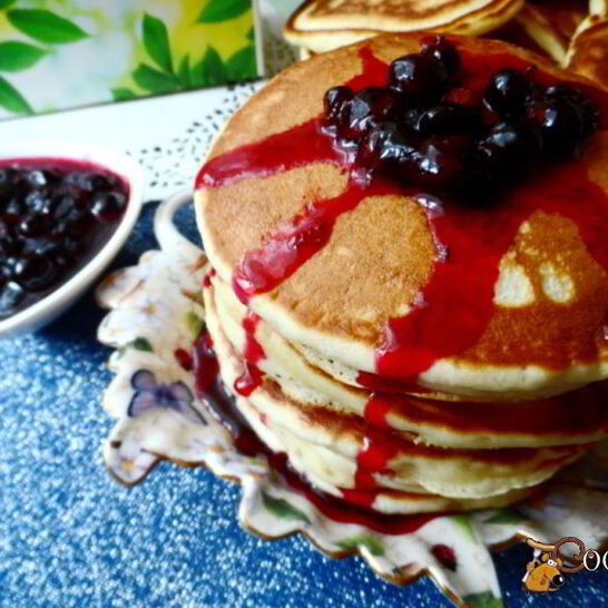 Рецепт оладушки с лимонной цедрой, коньяком и черносмородиновым джемом