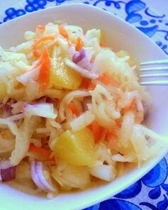 Капуста квашенная с яблоками в банке