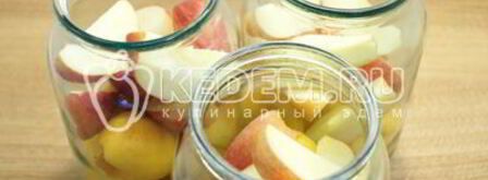 компот из абрикосов c яблоками на зиму. Шаг 3