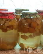 Компот из алычи с кабачками