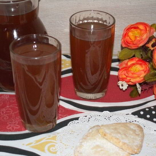 Рецепт компот из чернослива и яблок