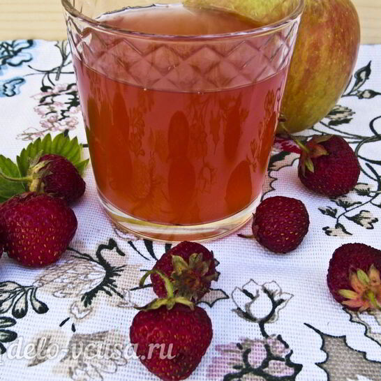 Рецепт компот из клубники и яблок