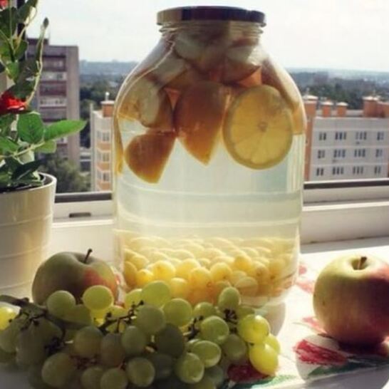 Рецепт компот из винограда с яблоками в зиму