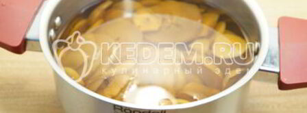 компот из вишни и яблок. Шаг 4