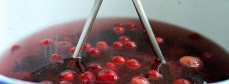 компот со сливой, клюквой и вишней. Шаг 3