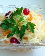 Квашеная капуста с клюквой